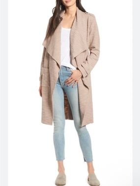 BB DAKOTA REVOLUTION DRAPEY BOUCLE TRENCH COAT IN BIRCH size M